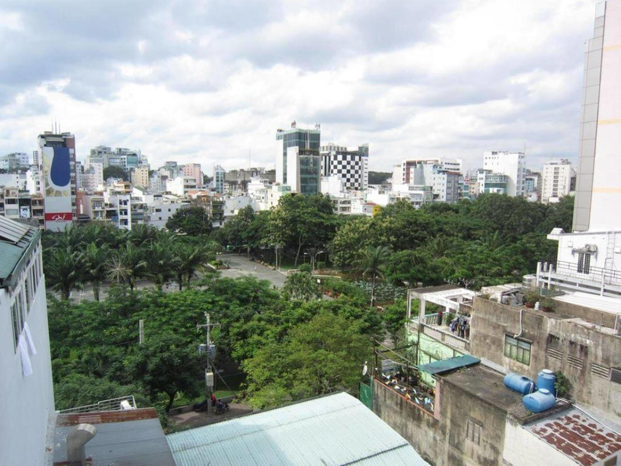 Reddoorz @ Pham Ngu Lao Street 3 Hotel Cidade de Ho Chi Minh Exterior foto